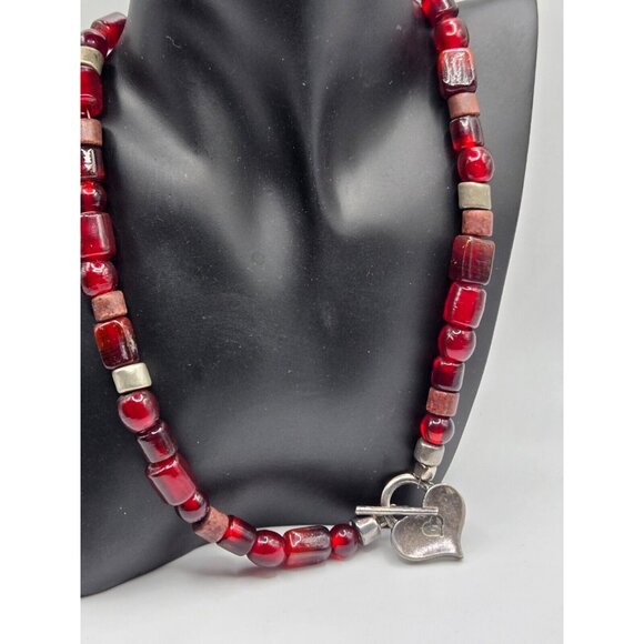 Vintage AVGAD Israeli signed Garnet Glass and Silver Bead Heart Necklace - Picture 4 of 10